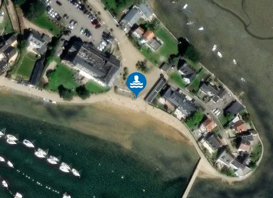 Satellite image of PLAGE DE CONLEAU