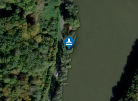 Satellite image of ETANG DU COUCOU