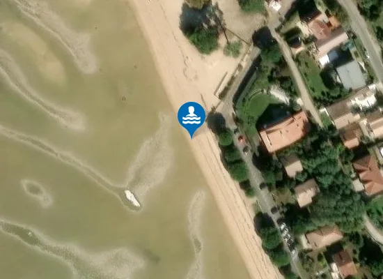 Satellite image of LE BETEY