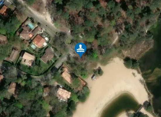 Satellite image of BAIGNADE AMENAGEE D'ARES