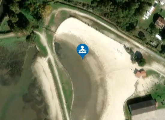 Satellite image of BAIGNADE AMENAGEE DE LANTON