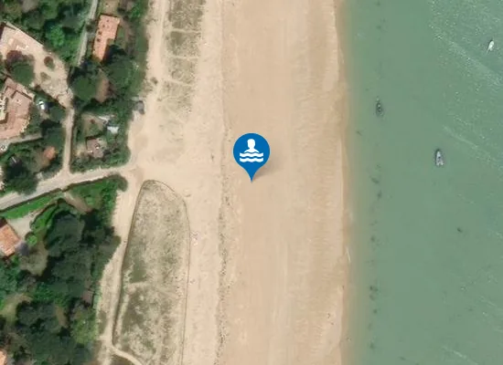 Satellite image of PLAGE DE LA LOGE