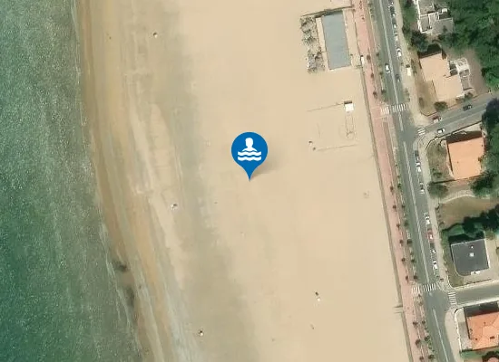 Satellite image of PLAGE DE VALLIERES (GRANDE CONCHE)