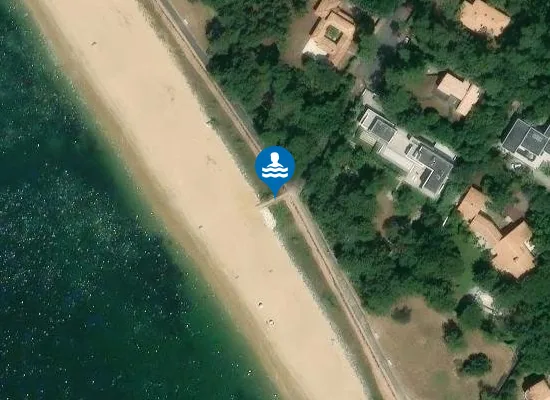 Satellite image of PLAGE DU PLATIN