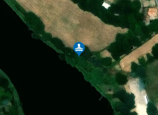 Satellite image of LA PUYE - PLAN D'EAU COMMUNAL