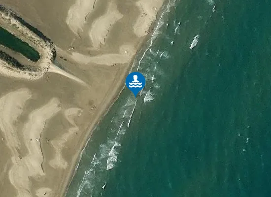 Satellite image of PLAGE DES SALINS