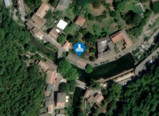 Satellite image of BAIGNADE DES PLANTIERS