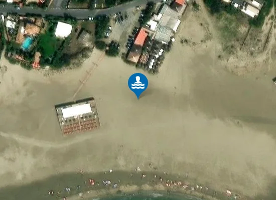 Satellite image of LES BATTUS