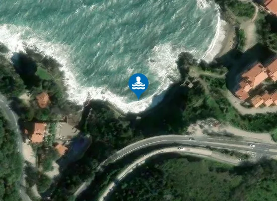 Satellite image of PLAGE DES BATTERIES