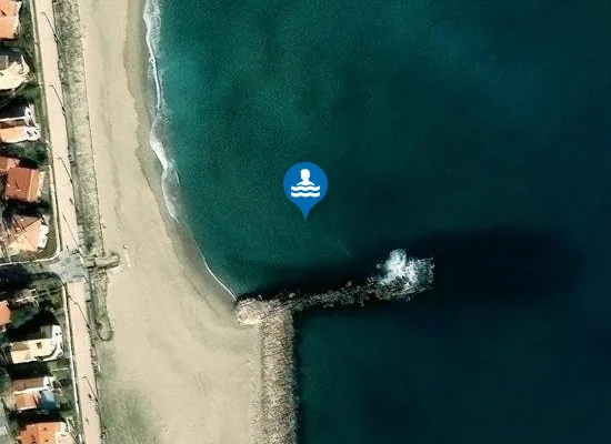 Satellite image of POSTE DE SECOURS No3, LE PORT
