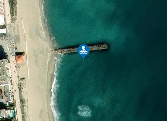 Satellite image of POSTE DE SECOURS No2, PLAGE DE L'ART