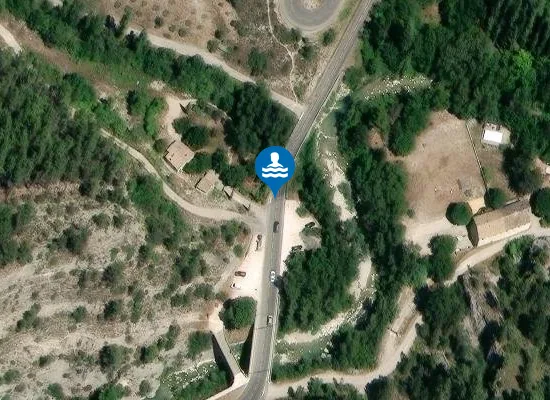 Satellite image of OUVEZE AMONT DE BUIS