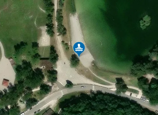 Satellite image of PLAN D'EAU DE L'ESPACE SPORTS ET NATURE DU FIER