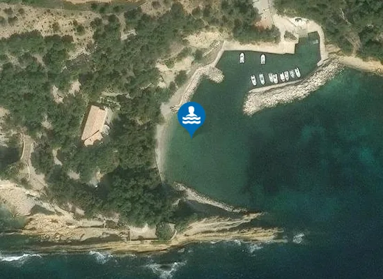 Satellite image of LES FIGUIERES