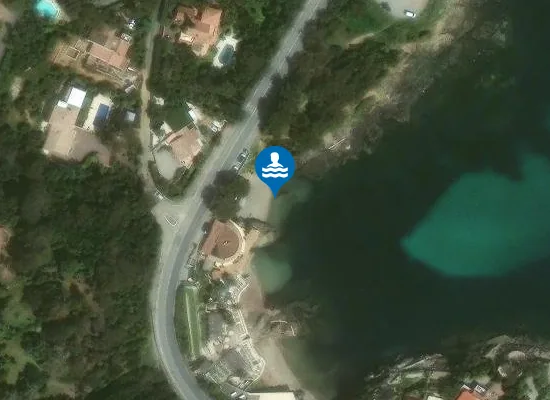 Satellite image of LES ISSAMBRES CALANQUE BONNE EAU