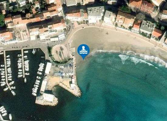 Satellite image of PLAGE LES LECQUES VIEUX PORT