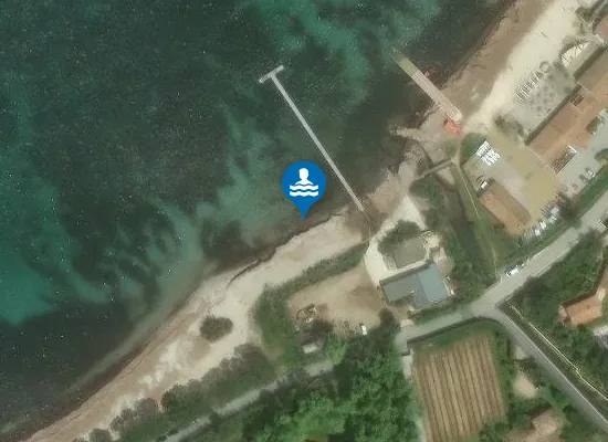 Satellite image of LES CANEBIERS