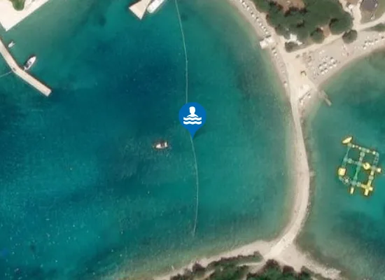 Satellite image of CRVENI OTOK UVALA ZAPADNO OD NASIPA