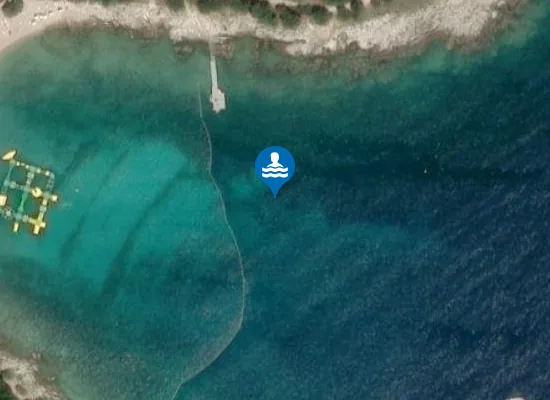 Satellite image of CRVENI OTOK UVALA ISTOCNO OD NASIPA