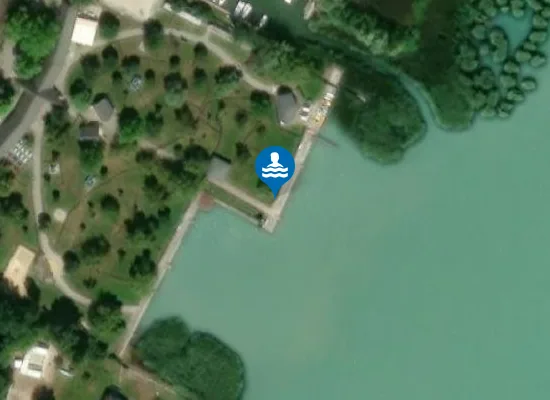 Satellite image of BALATON BALATONALMADI-KAPTALANFURED KOCSAG UTCAI NAGY STRAND