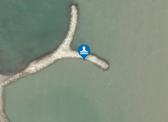 Satellite image of ISOLA VERDE 500 M NORD INIZIO DIGA SX FOCE FIUME ADIGE