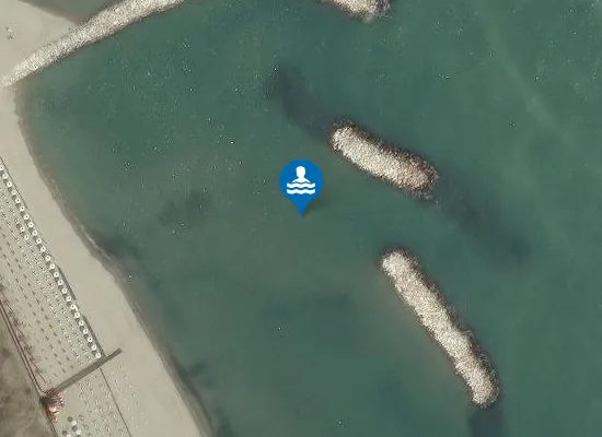 Satellite image of ISOLA VERDE 1400 METRI SUD INIZIO DIGA DX FOCE FIUME BRENTA