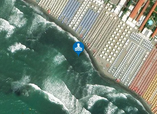 Satellite image of MARINA DI CARRARA EST