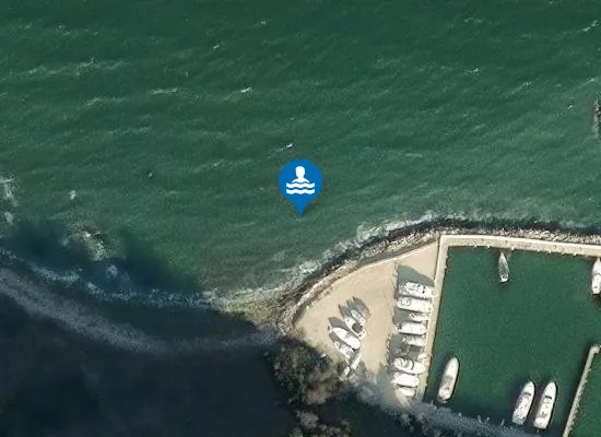 Satellite image of 60 M NORD PORTO VALLUGOLA