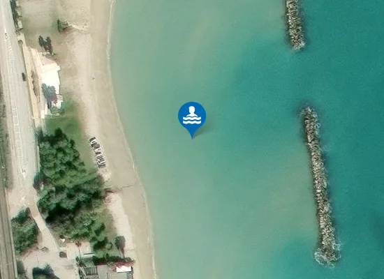 Satellite image of DAVANTI FOSSO RIO CANALE