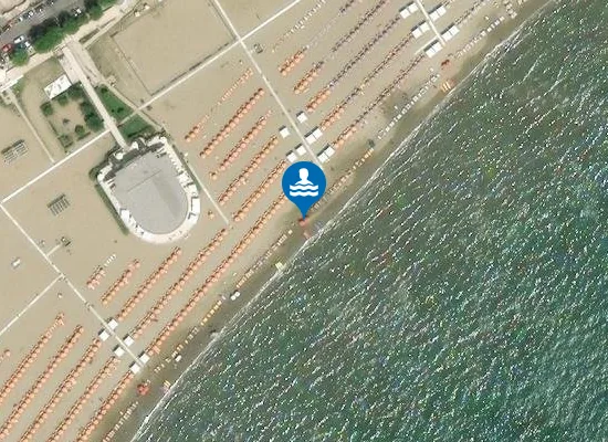 Satellite image of 50 M DX MOLO PORTO ANZIO