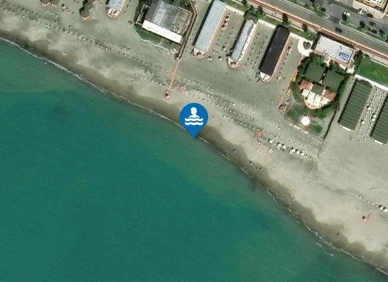 Satellite image of 700 MT DX PONTILE OSTIA