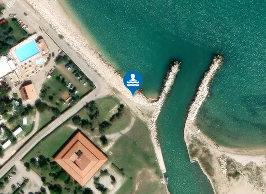 Satellite image of 300 MT A NORD FOCE F. VOMANO