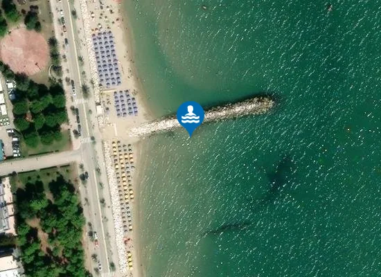 Satellite image of ZONA ANTISTANTE LUNG.RE ITALIA N.6