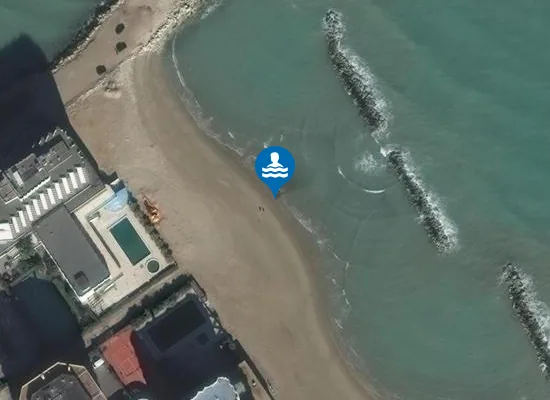 Satellite image of 100 MT SUD FOCE F. SALINE