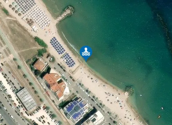 Satellite image of 75 MT SUD STAZIONE FF.SS. FOSSACESIA M.