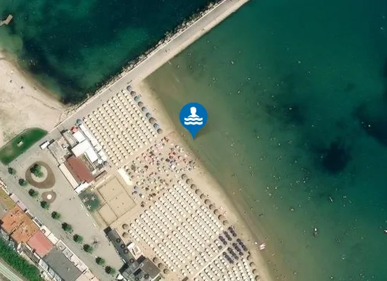 Satellite image of ZONA ANTISTANTE MOLO SUD