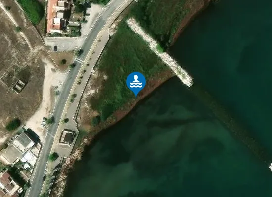 Satellite image of 550 M SX SCARICO EX FOGNA AMERICANA