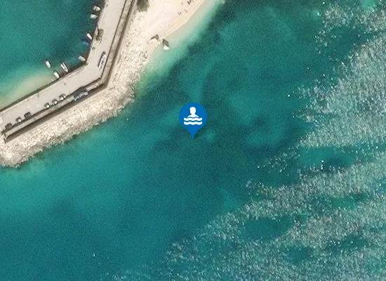 Satellite image of FANALE A SINISTRA DEL MOLO