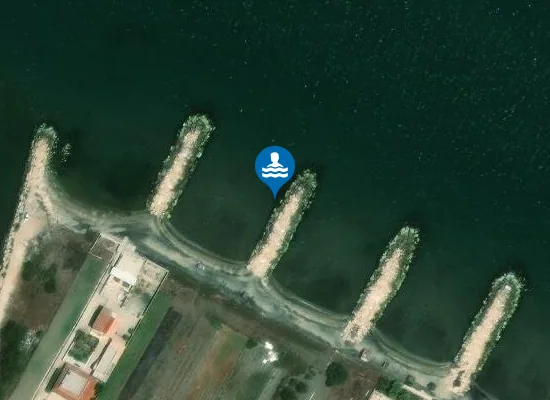 Satellite image of FOCE CARMOSINA (30 MT A DESTRA)