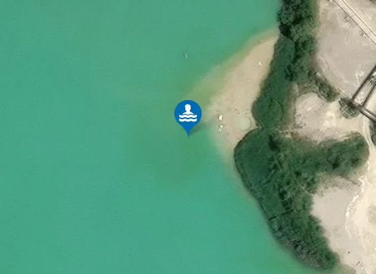 Satellite image of NAHERHOLUNGSGEBIET ERDING NORD KRONTHALER WEIHER ERDING WASSERWACHT STEG