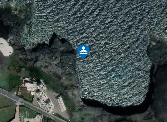 Satellite image of BUE MARINO - A SINISTRA FUORI LA GROTTA