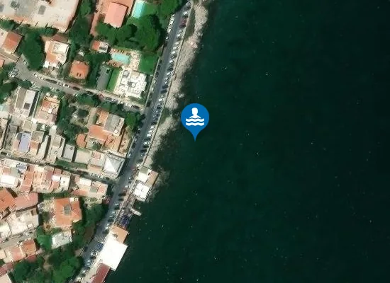 Satellite image of 100 M W SBOCCO FERRO DI CAVALLO-LOCAMARE