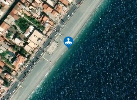 Satellite image of LUNGOMARE PIER SANTI MATTARELLA, 40