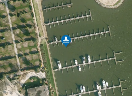 Satellite image of RECREATIESTRAND VAKANTIEPARK LEUKERMEER