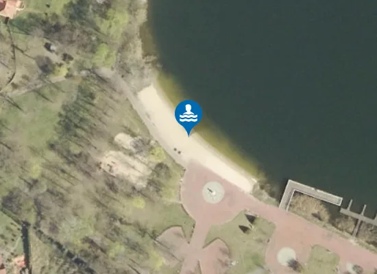 Satellite image of KĄPIELISKO W PARKU MIEJSKIM W ŚLESINIE