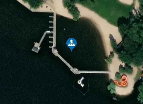 Satellite image of KĄPIELISKO NA JEZIORZE SŁAWSKIM ORGANIZOWANE PRZEZ SŁAWSKIE CENTRUM KULTURY I WYPOCZYNKU W SŁAWIE