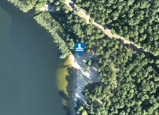 Satellite image of KĄPIELISKO MIEJSKIE NA JEZIORZE WIKARYJSKIM