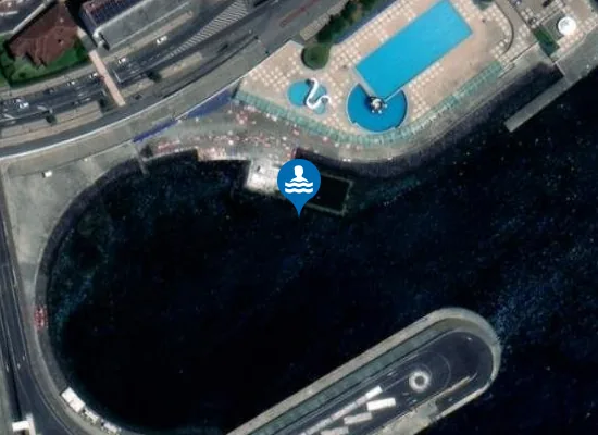 Satellite image of PISCINA NATURAL DAS PORTAS DO MAR