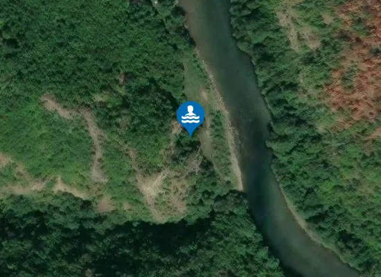 Satellite image of Rera per Plazh