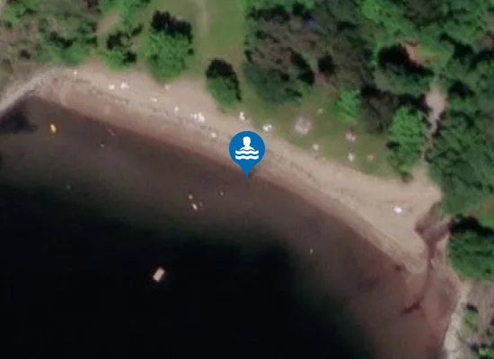 Satellite image of Skiphellebukta badeplass